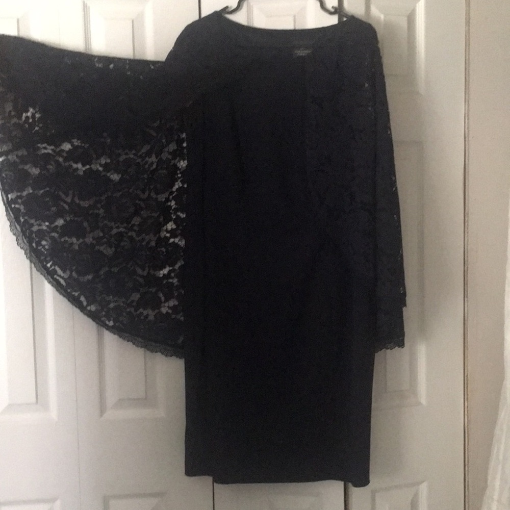 Lace Caped Sleeveless Dress Size 16W